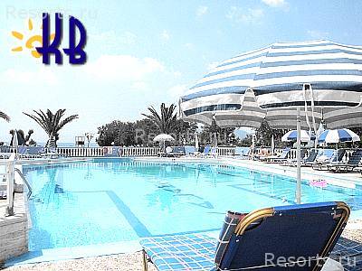 Kalamaki Beach Hotel 11